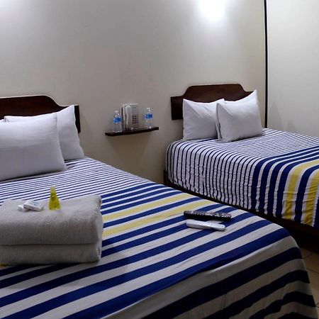 Hotel Mateos 1215 Leon Luaran gambar