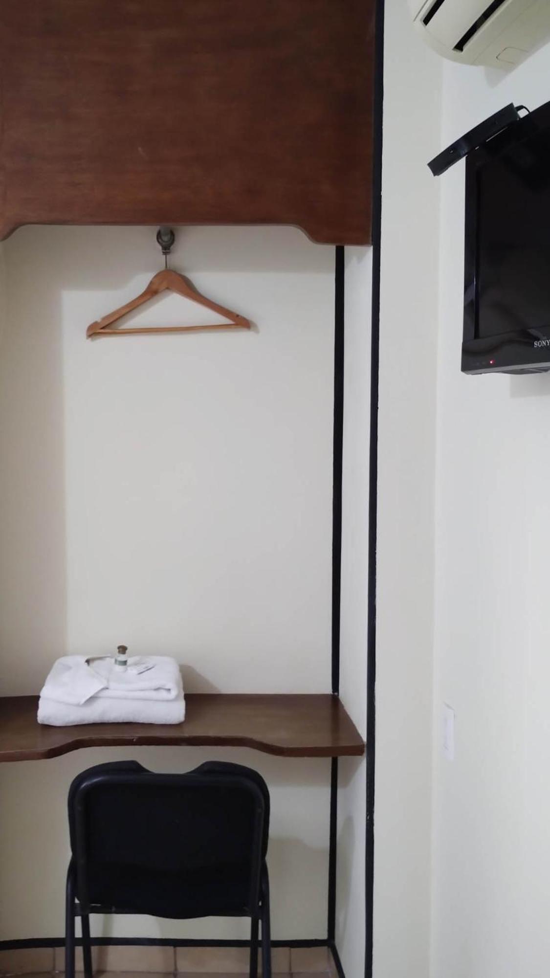 Hotel Mateos 1215 Leon Luaran gambar